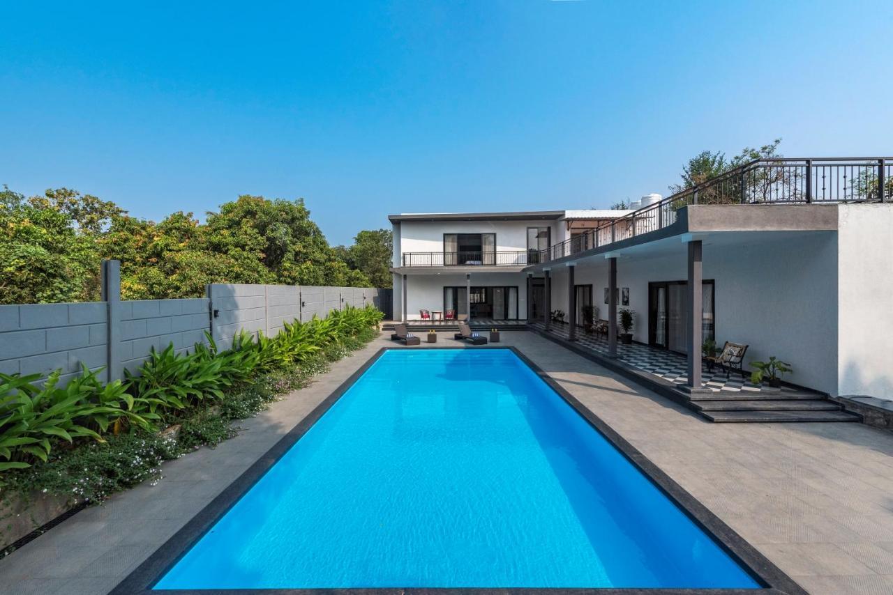 Saffronstays Mayfair Gardens 4 Bedroom Petfriendly Pool Villa Alībāg Dış mekan fotoğraf