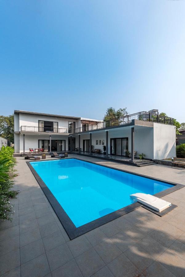 Saffronstays Mayfair Gardens 4 Bedroom Petfriendly Pool Villa Alībāg Dış mekan fotoğraf